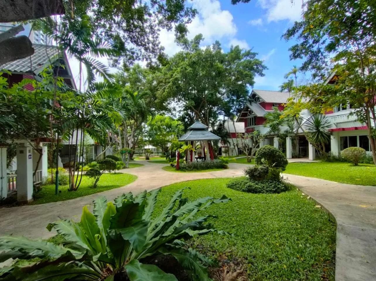 Natural Park Resort Jomtien Beach, Pattaya image 3