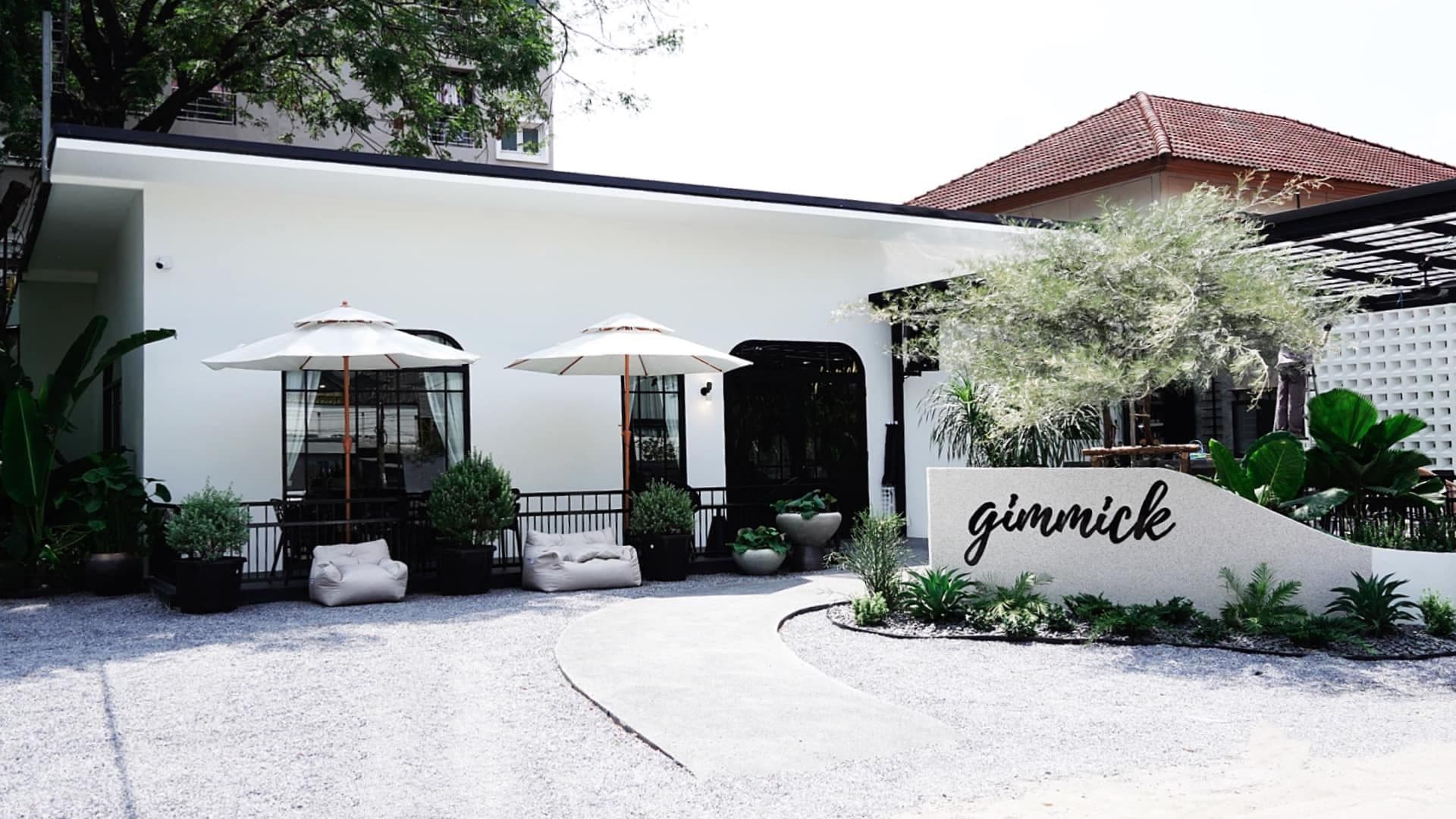 Gimmick Cafe & Restaurant