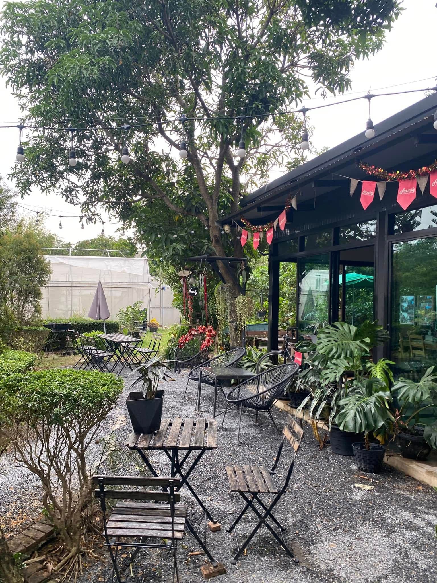 รีวิว Farmily โดย LOOK LOOK