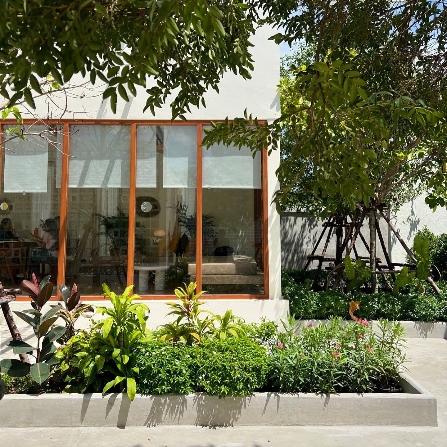 Pasom's Coffee and Bistro