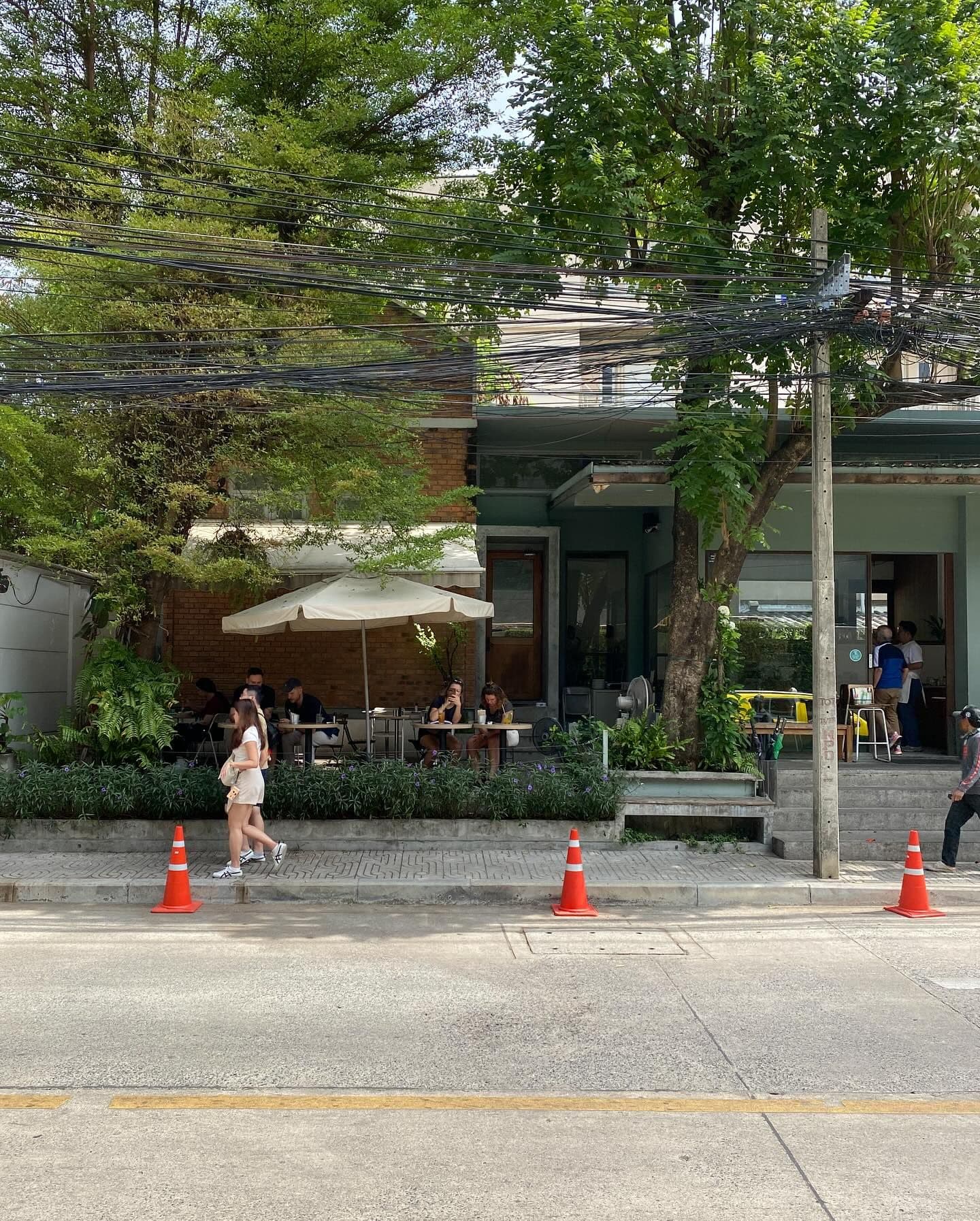Toby's Bangkok Sukhumvit 38 image 3