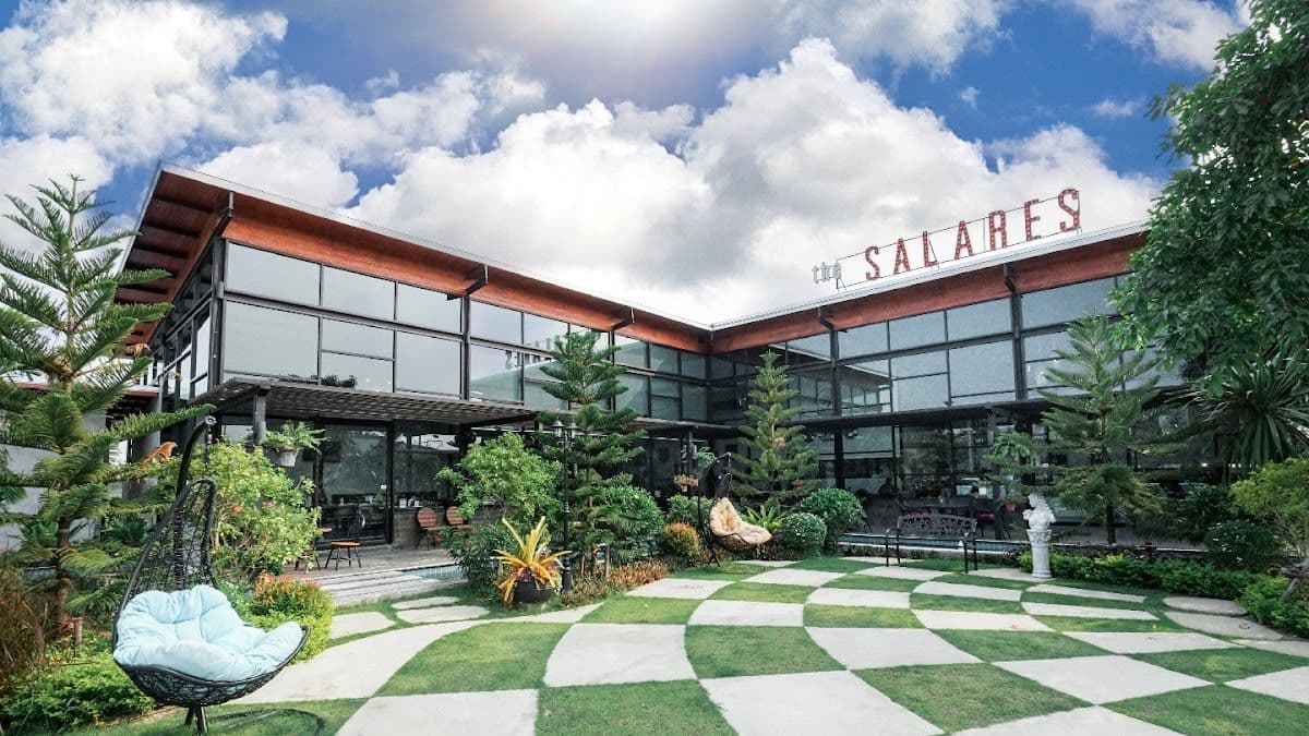 The Salares Coffee Bar & Bistro