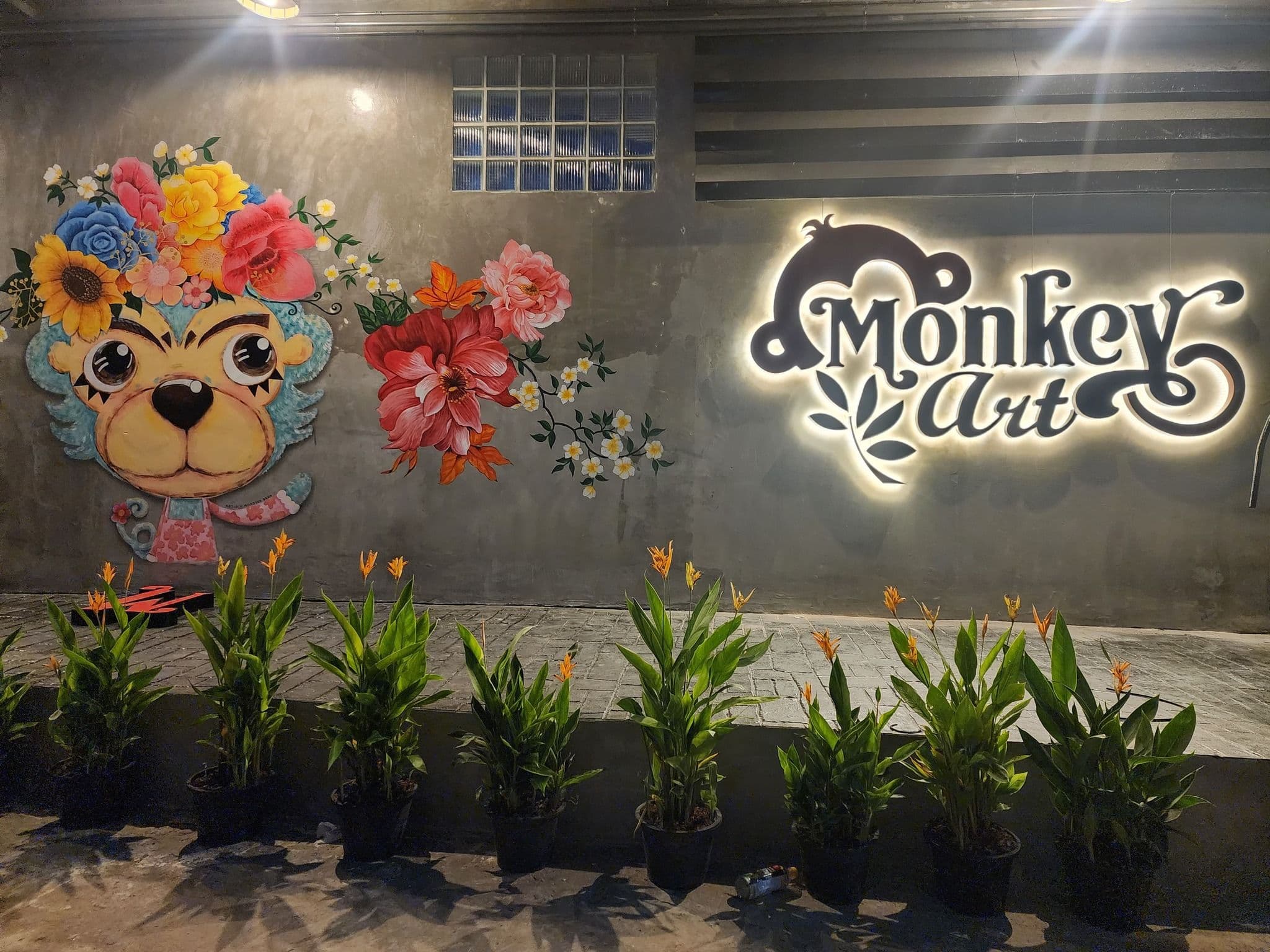 Monkey Art Hotel & Cafe image 2